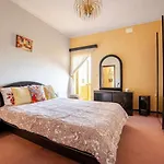 Santa Rita Of Majestic Townhouse * Victoria