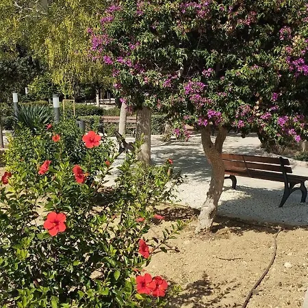 Santa Rita Of Majestic Townhouse * Victoria