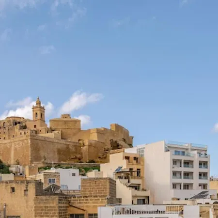 Santa Rita Of Majestic Townhouse Victoria